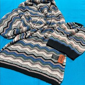1641 Missoni Scarf and Beanie set Black White Blue